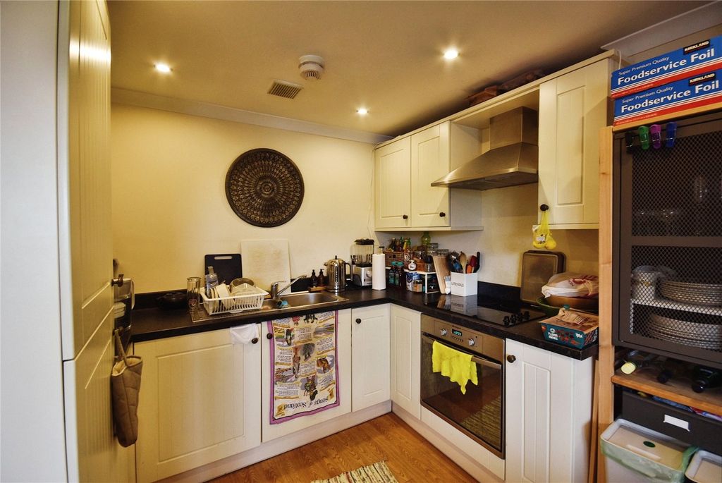 Additional image 3 of 2 bed flat for saleRhydypenau Road, Cyncoed, Cardiff CF23