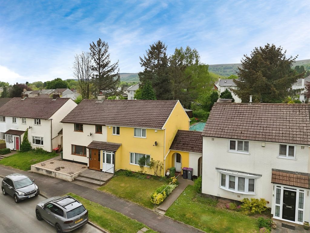 3 bed semi-detached house for saleTynewydd Avenue, Pontnewydd, Cwmbran NP44