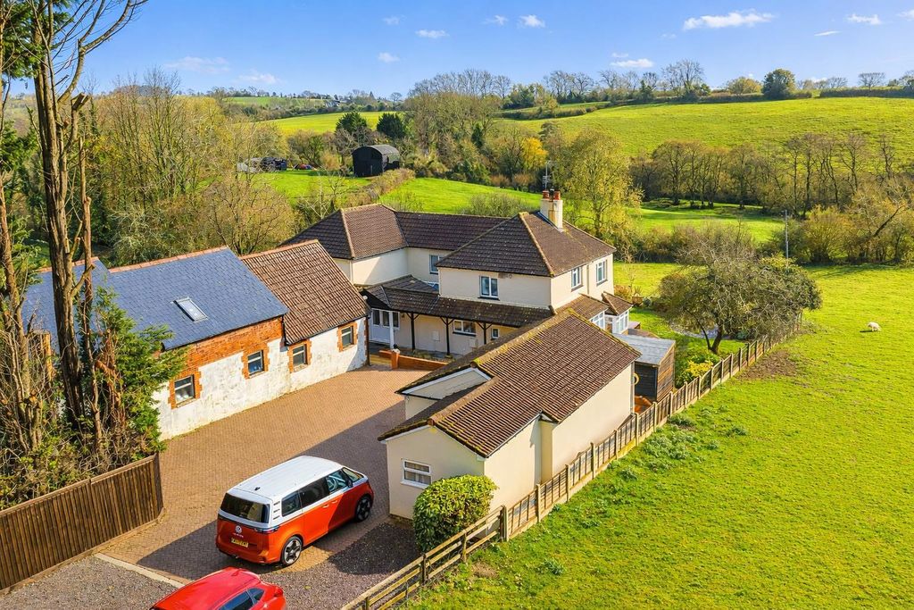6 bed detached house for saleChepstow Road, Langstone, Newport NP18