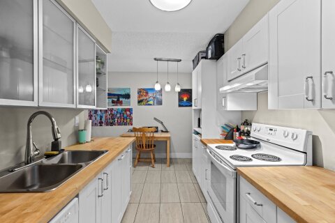 Additional image 7 of 112-9847 Manchester Drive, Burnaby, BC, V3N 4P4