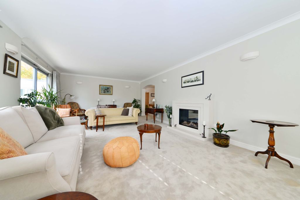 Additional image 5 of 3 bed flat for salePetersham Place, Edgbaston B15