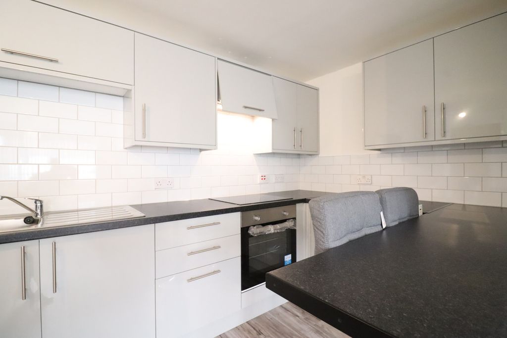 Additional image 7 of 2 bed flat for saleTudor Street, Cardiff CF11