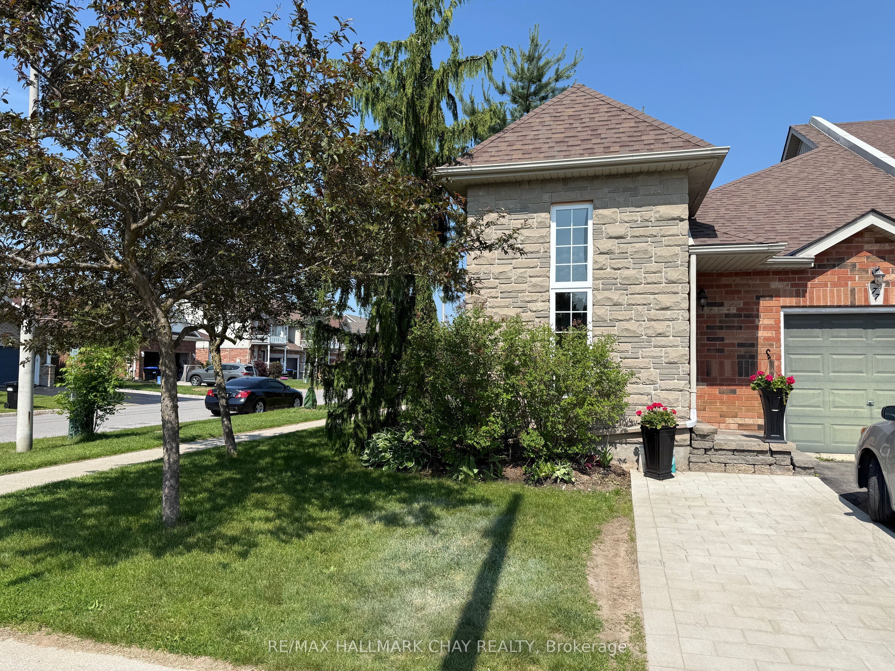 Lower-77 Cowan Avenue, New Tecumseth, ON, L9R 2E8