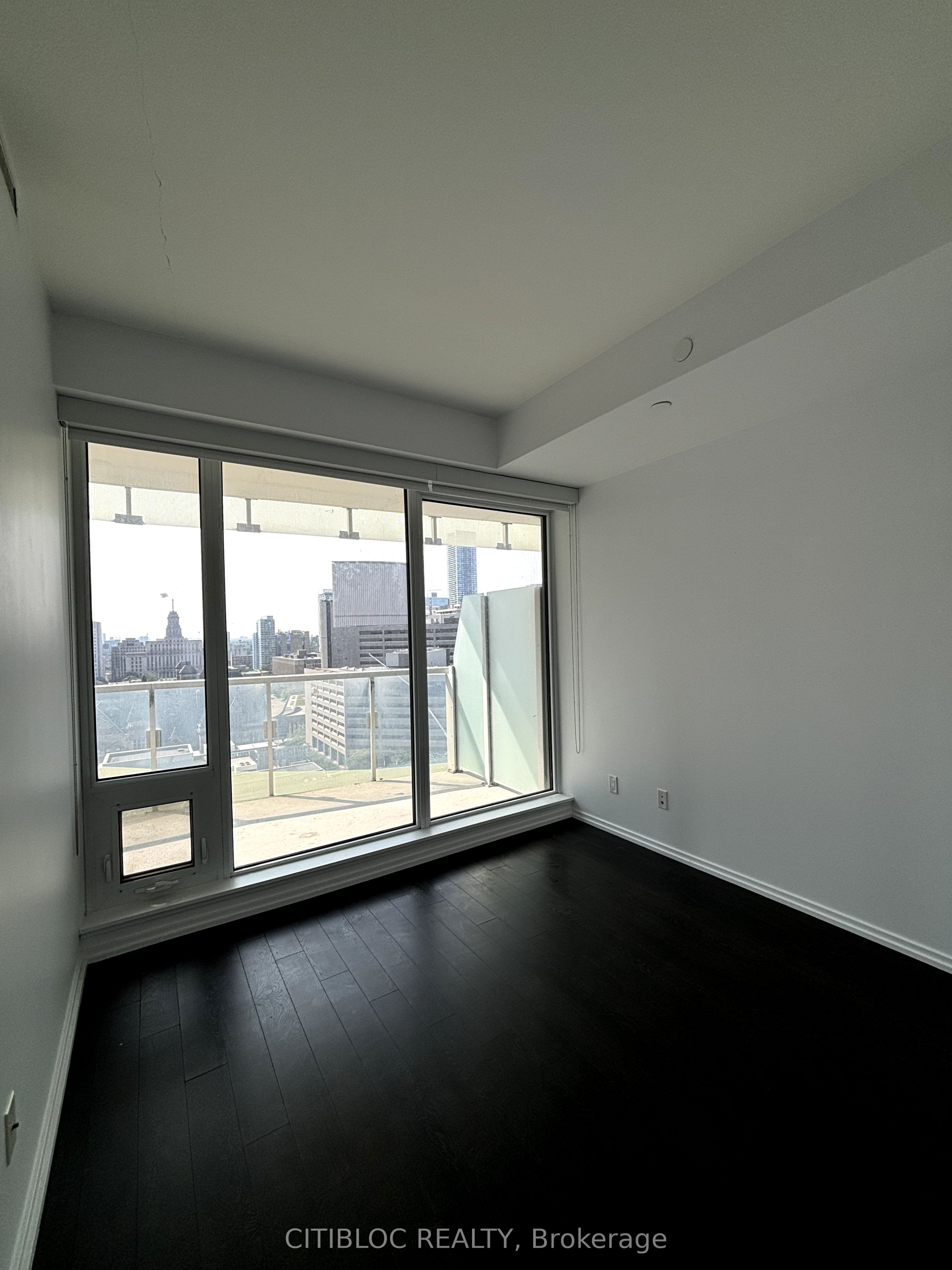 1409-197 Yonge Street, Toronto, ON, M5B 0C1