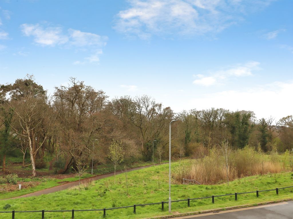 2 bed flat for saleBraunton Crescent, Llanrumney, Cardiff CF3 photo 2