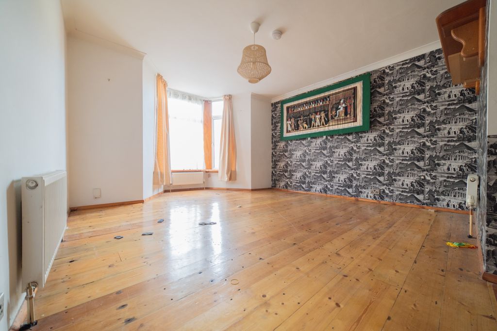 Additional image 3 of 1 bed flat for salePenarth Road, Grangetown CF11