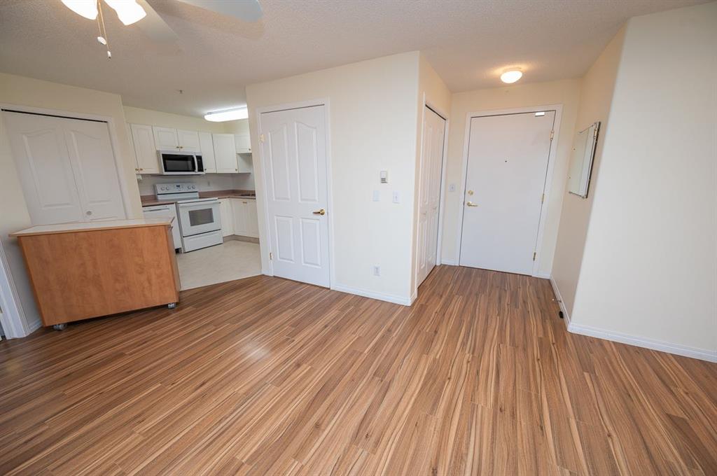 Additional image 2 of 233-56 Carroll Crescent, Red Deer, AB, T4P 3Y3