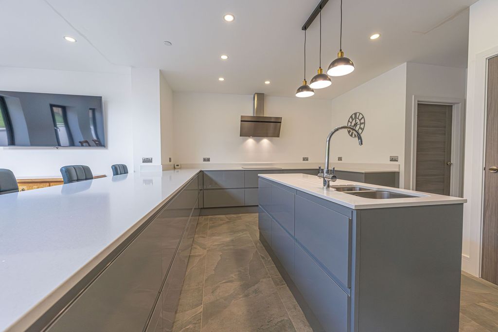 Additional image 3 of 4 bed detached house for saleRoyal Oak Hill, Christchurch NP18