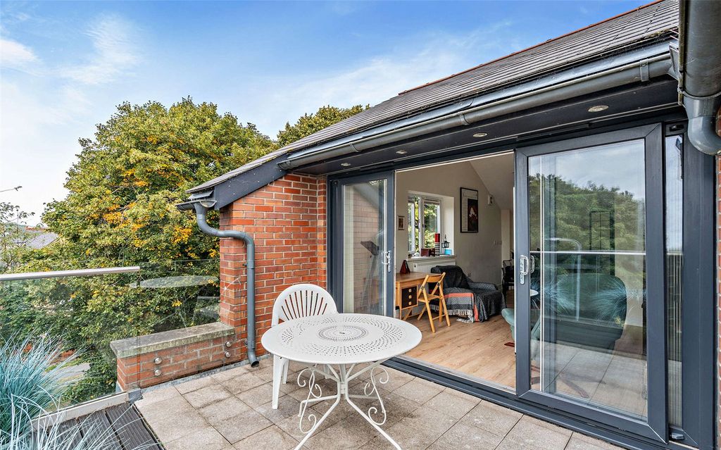 Additional image 19 of 4 bed end terrace house for saleRoyal Stuart Lane, Cardiff CF10