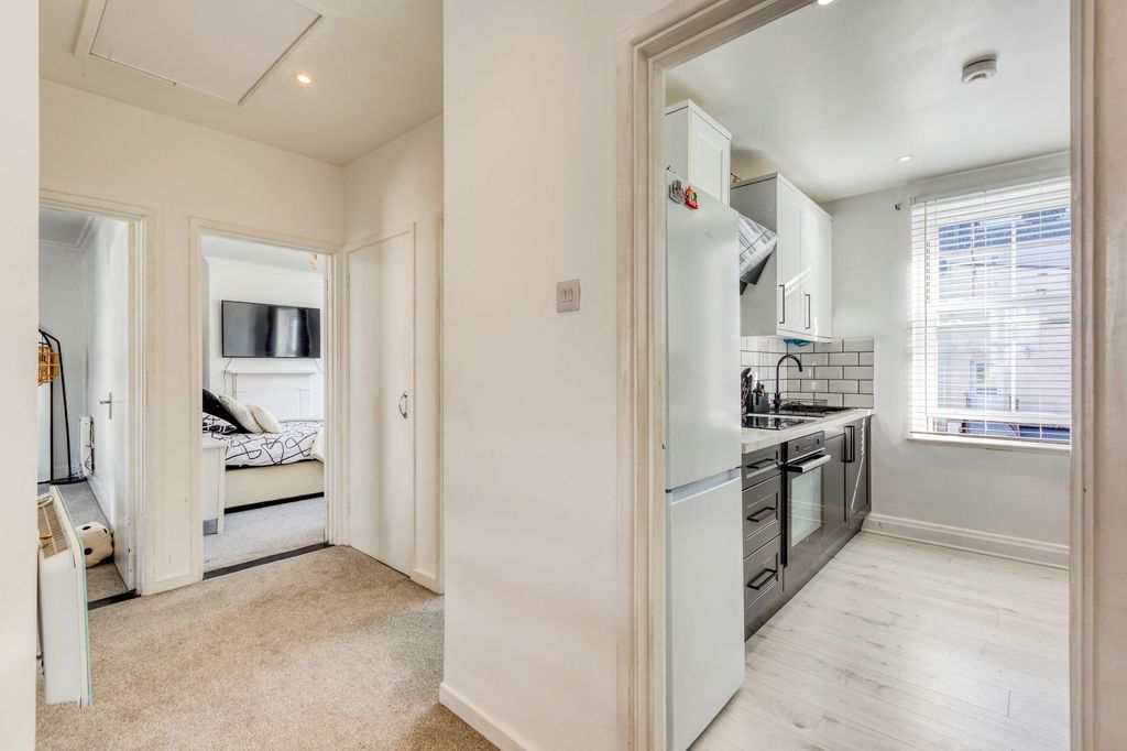 Additional image 6 of 2 bed flat for sale2B, 75 New Street, St Helier JE2