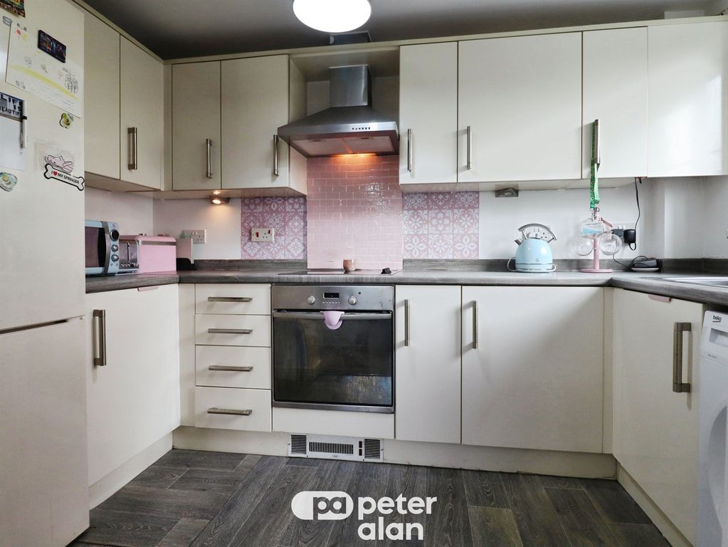 2 bed flat for saleMarle Close, Pentwyn, Cardiff CF23 photo 3
