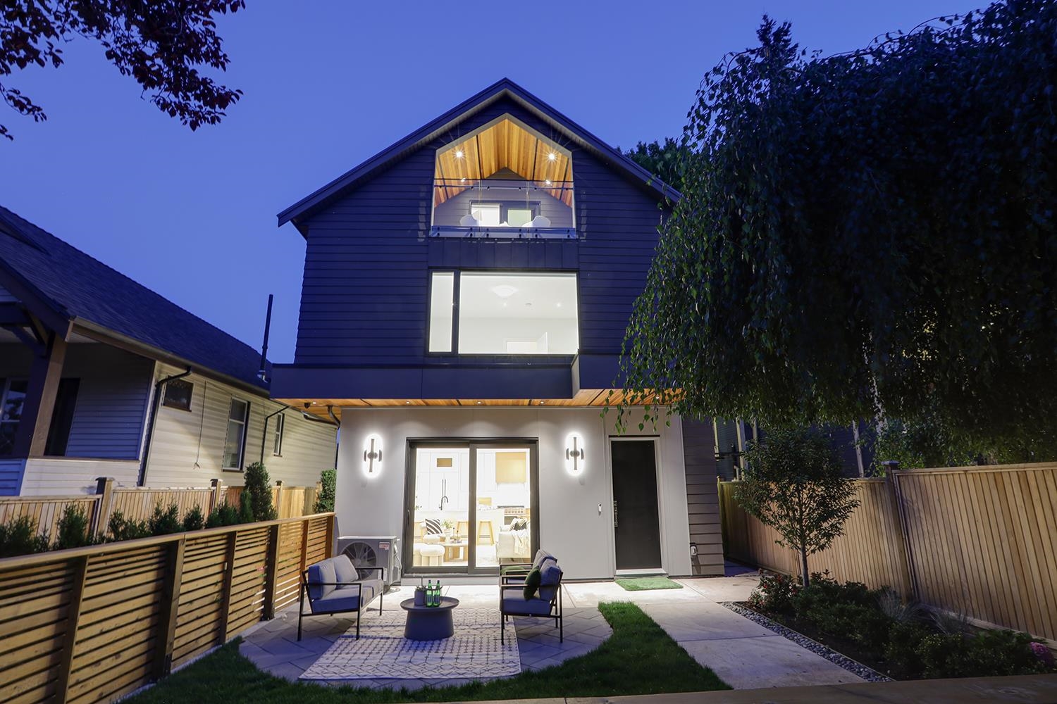 1-944 13 Avenue E, Vancouver, BC, V5T 2L6