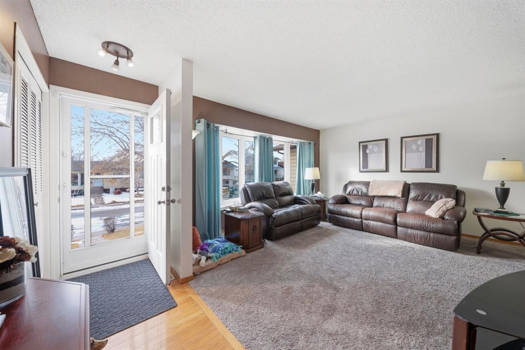 Additional image 6 of 336 Whiteview Close NE, Calgary, AB, T1Y 1R3