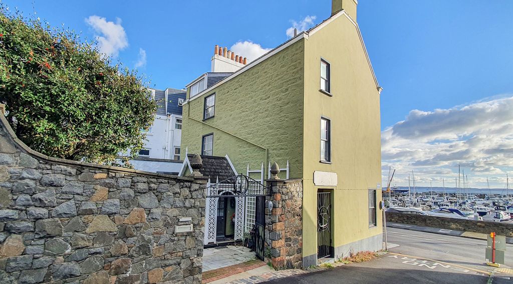 4 bed property for sale33 Glategny Esplanade, St Peter Port, Guernsey GY1