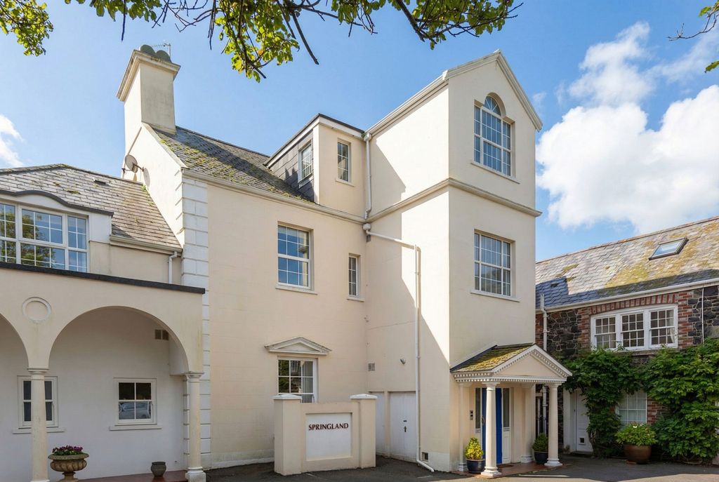 2 bed flat for sale3 Springland, St Lawrence JE3