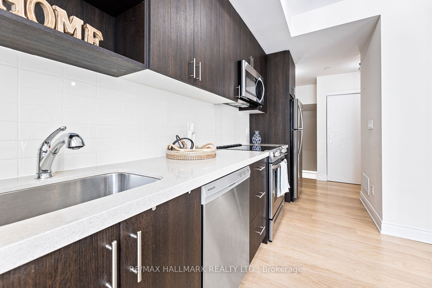 Additional image 6 of 306-1120 Briar Hill Avenue, Toronto, ON, M6B 0A9