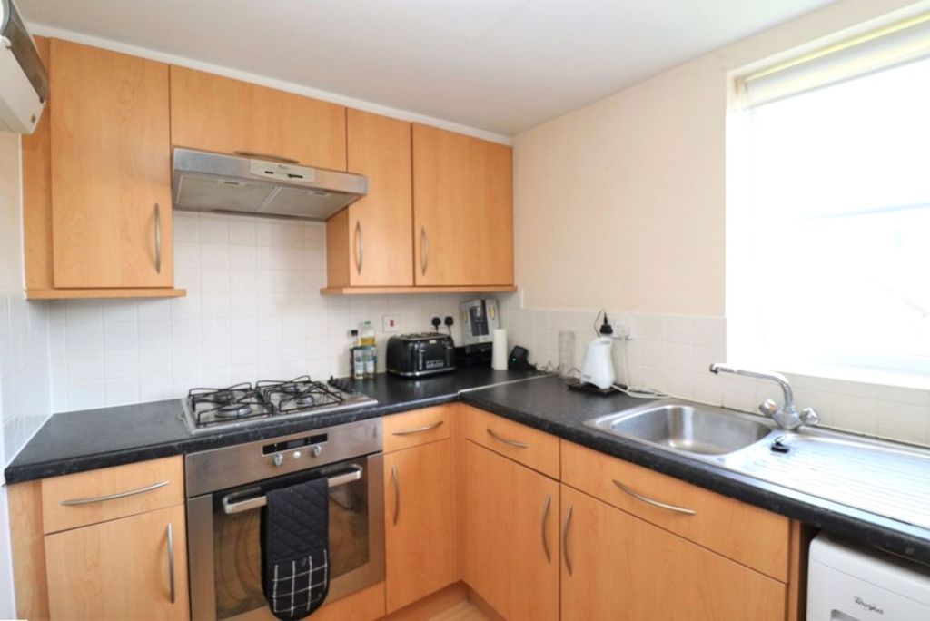 Additional image 3 of 2 bed flat for saleFallow Crescent, Hedge End SO30