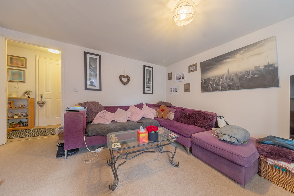 Additional image 3 of 2 bed flat for salePark Road, Ilkeston DE7