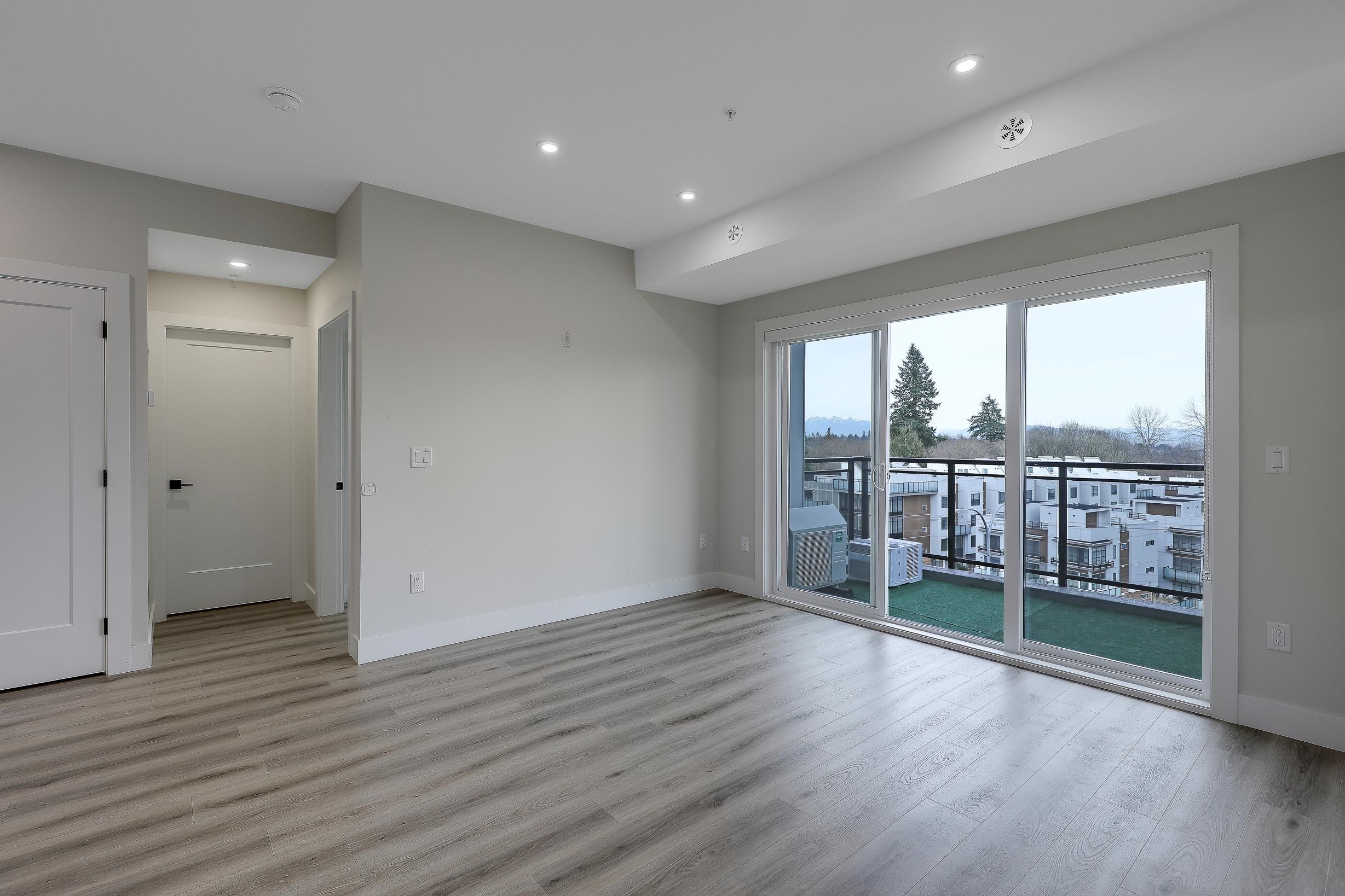 Additional image 6 of 505-6285 King George Boulevard, Surrey, BC, V3X 0L3