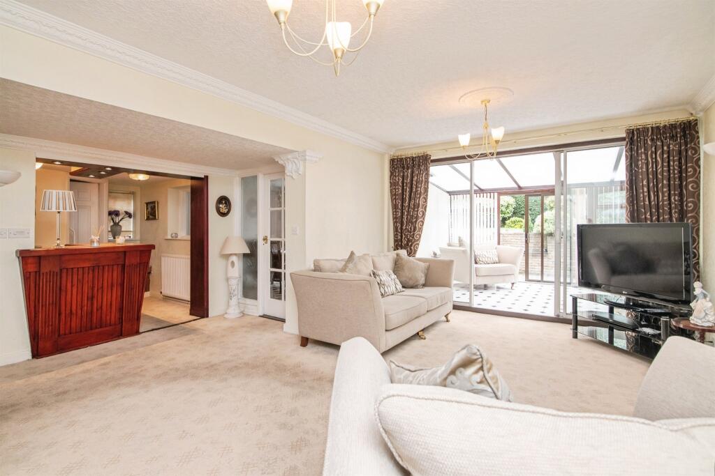 Cottesmore Close, West Bromwich photo 3
