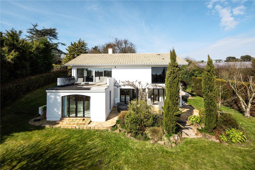 6 bed detached house for saleLe Petit Catillon, Grouville, Jersey JE3