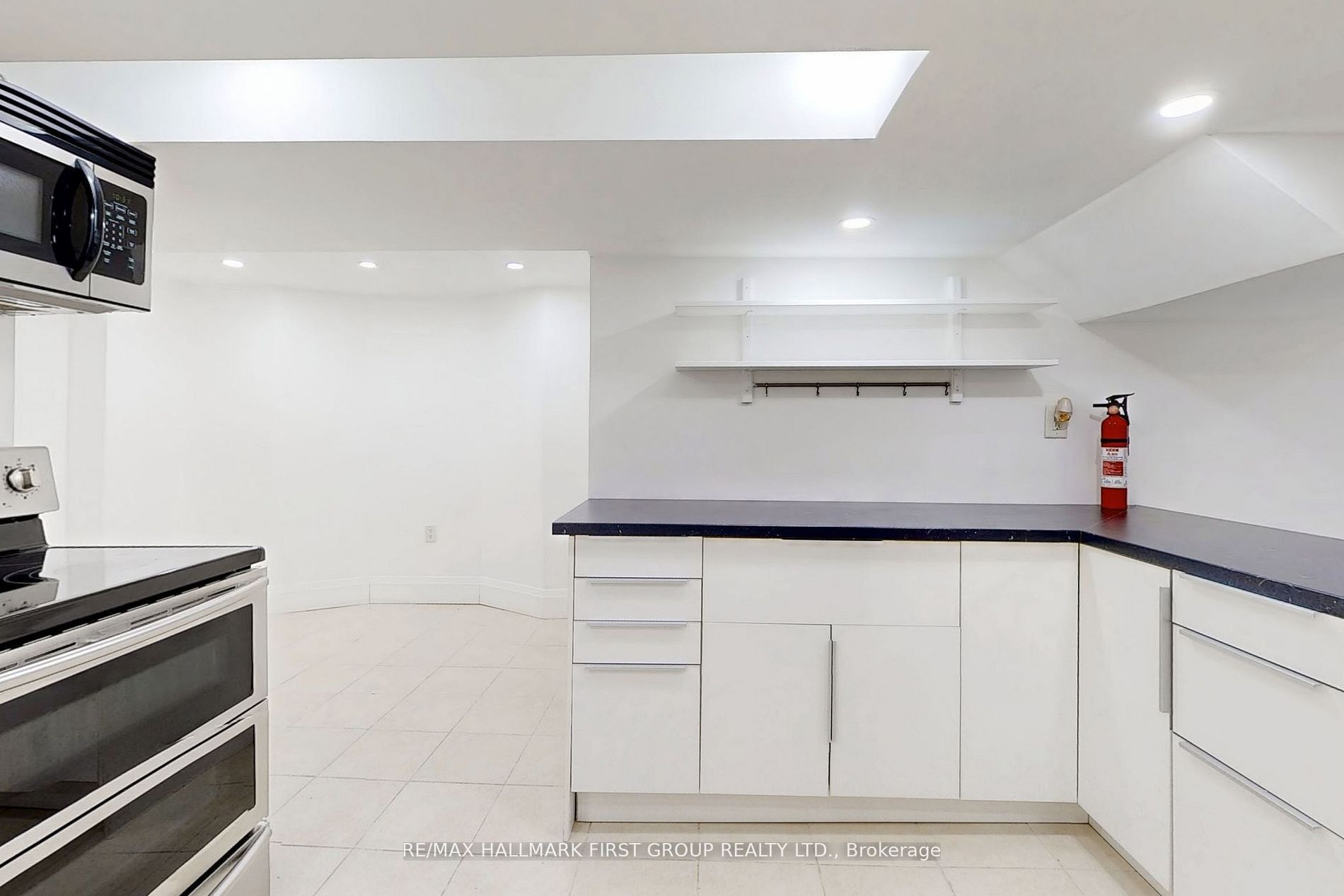 1 Bramwell Drive, Ajax, ON, L1S 5L1 photo 5