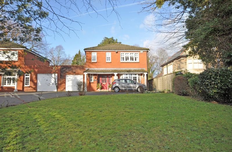 4 bed detached house for saleStow Park Circle, Newport NP20