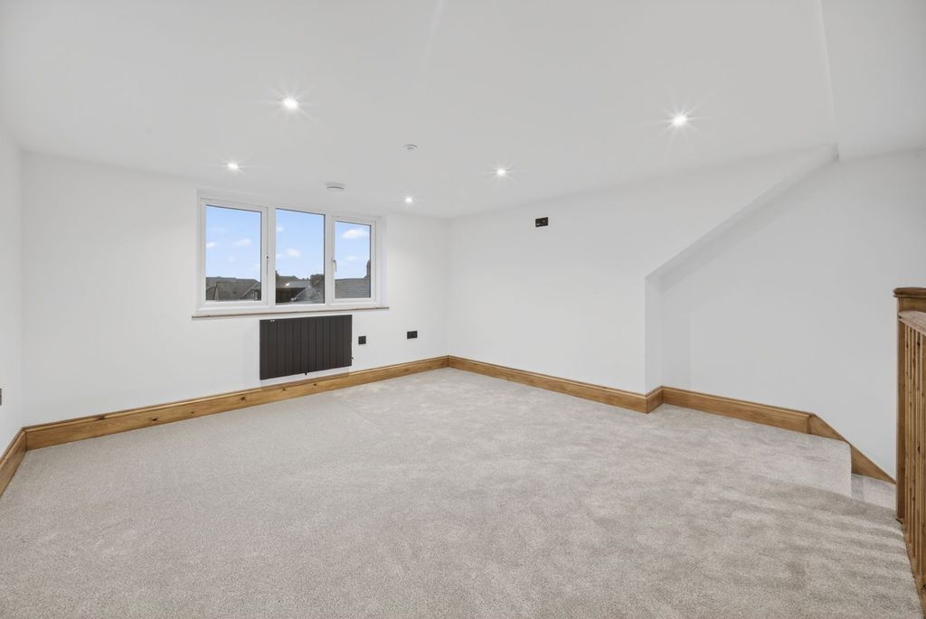 Additional image 10 of 4 bed restaurant for saleMackintosh Place, Cardiff CF24