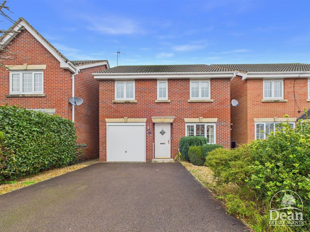 4 bed detached house for saleCornpoppy Avenue, Monmouth NP25