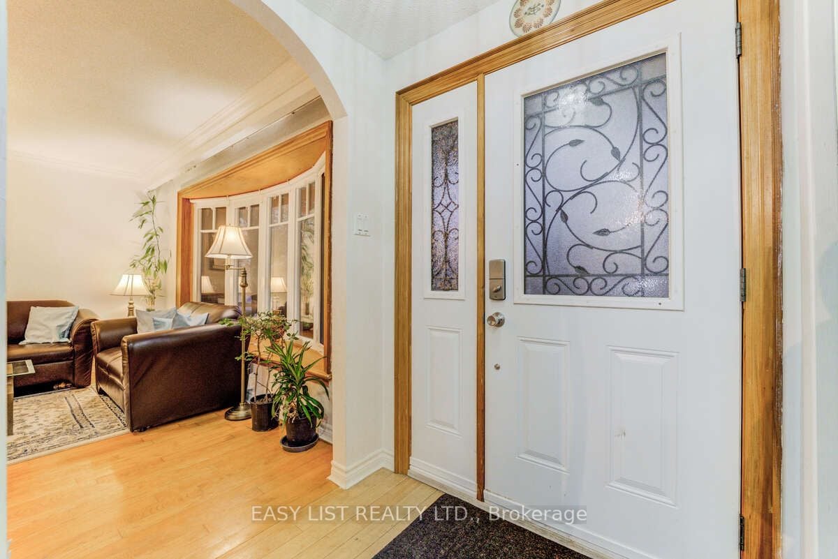 Additional image 4 of 946 Mcbride Avenue, Mississauga, ON, L5C 1L6
