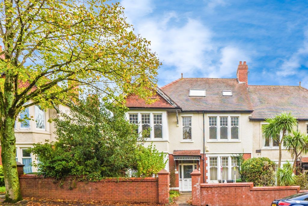 3 bed flat for salePen-Y-Lan Road, Penylan, Cardiff CF23