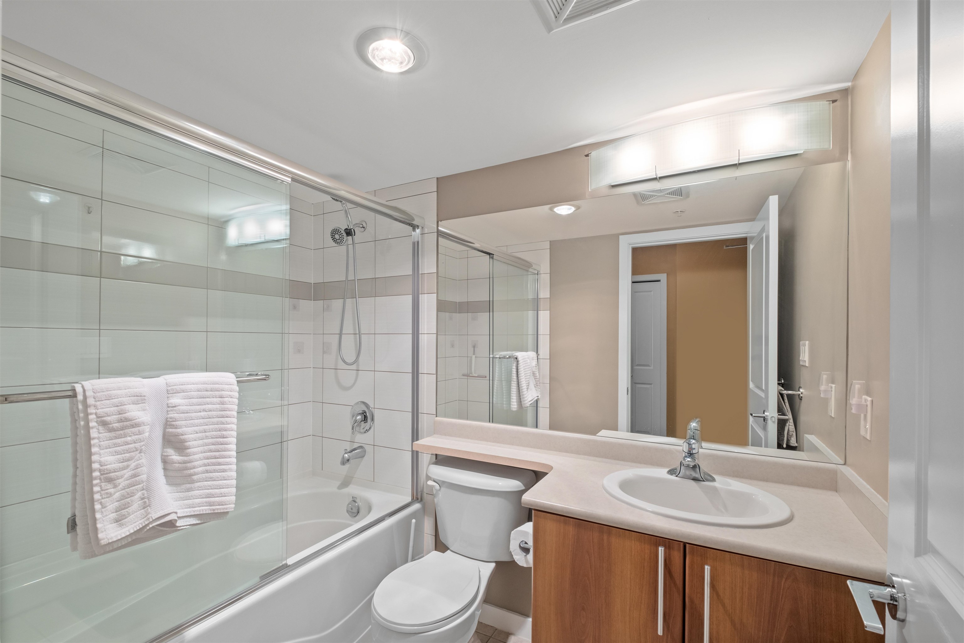 Additional image 6 of 705-2088 Madison Avenue, Burnaby, BC, V5C 6T5