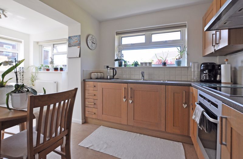Additional image 4 of 2 bed semi-detached bungalow for saleAttractive Bungalow, Royce Walk, Rogerstone NP10