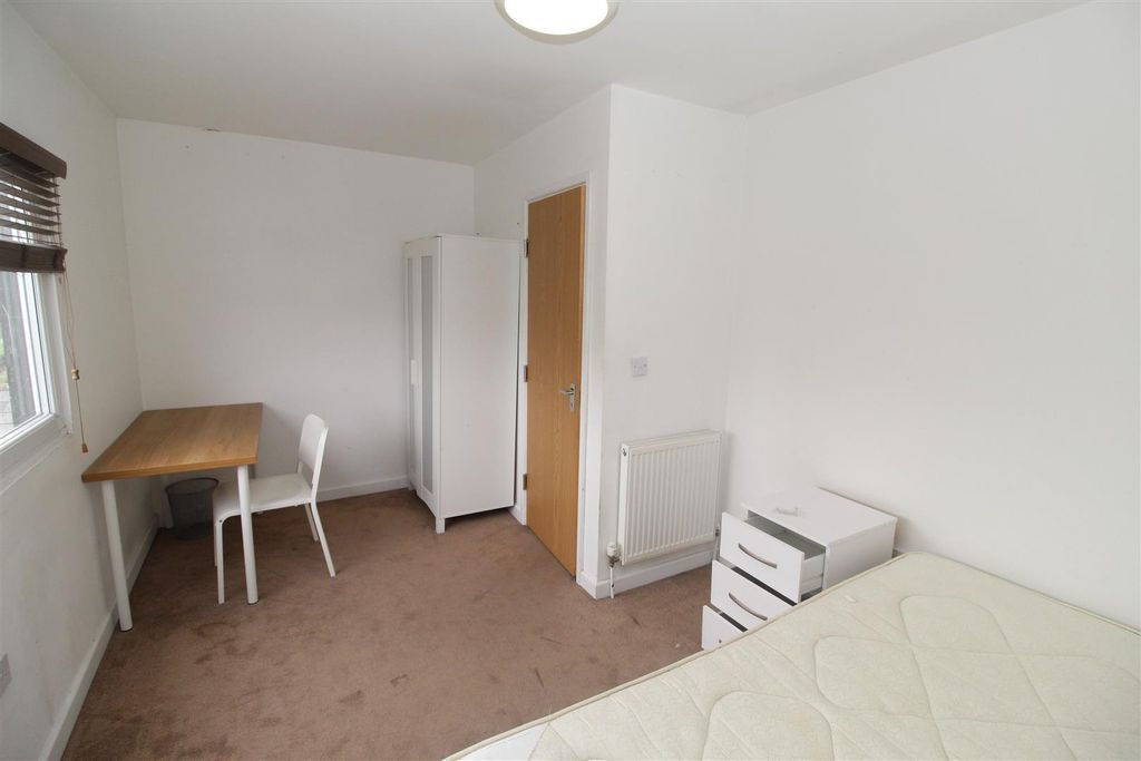 Additional image 5 of 7 bed property for saleRhymney Street, Cathays, Cardiff CF24