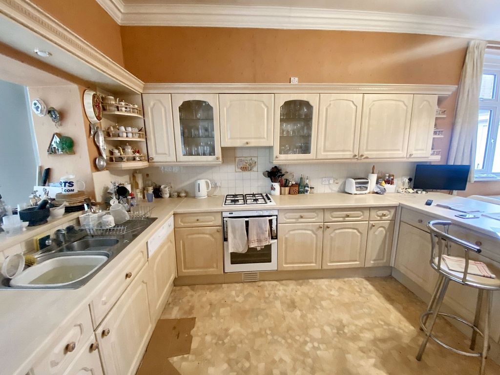 Additional image 3 of 7 bed semi-detached house for saleHolywell Avenue, Monkseaton, Whitley Bay NE26