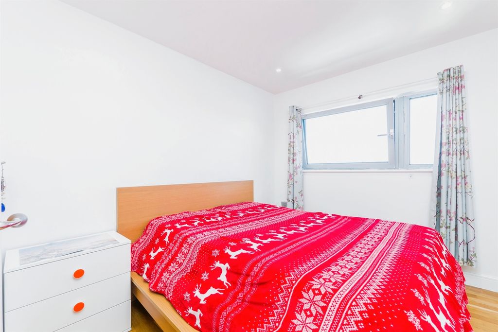 Additional image 14 of 3 bed flat for saleBute Terrace, Cardiff CF10