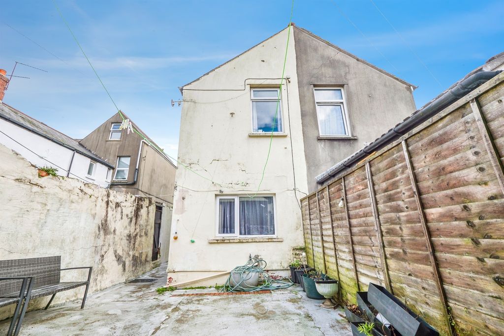 Additional image 19 of 4 bed end terrace house for saleMackintosh Place, Roath, Cardiff CF24