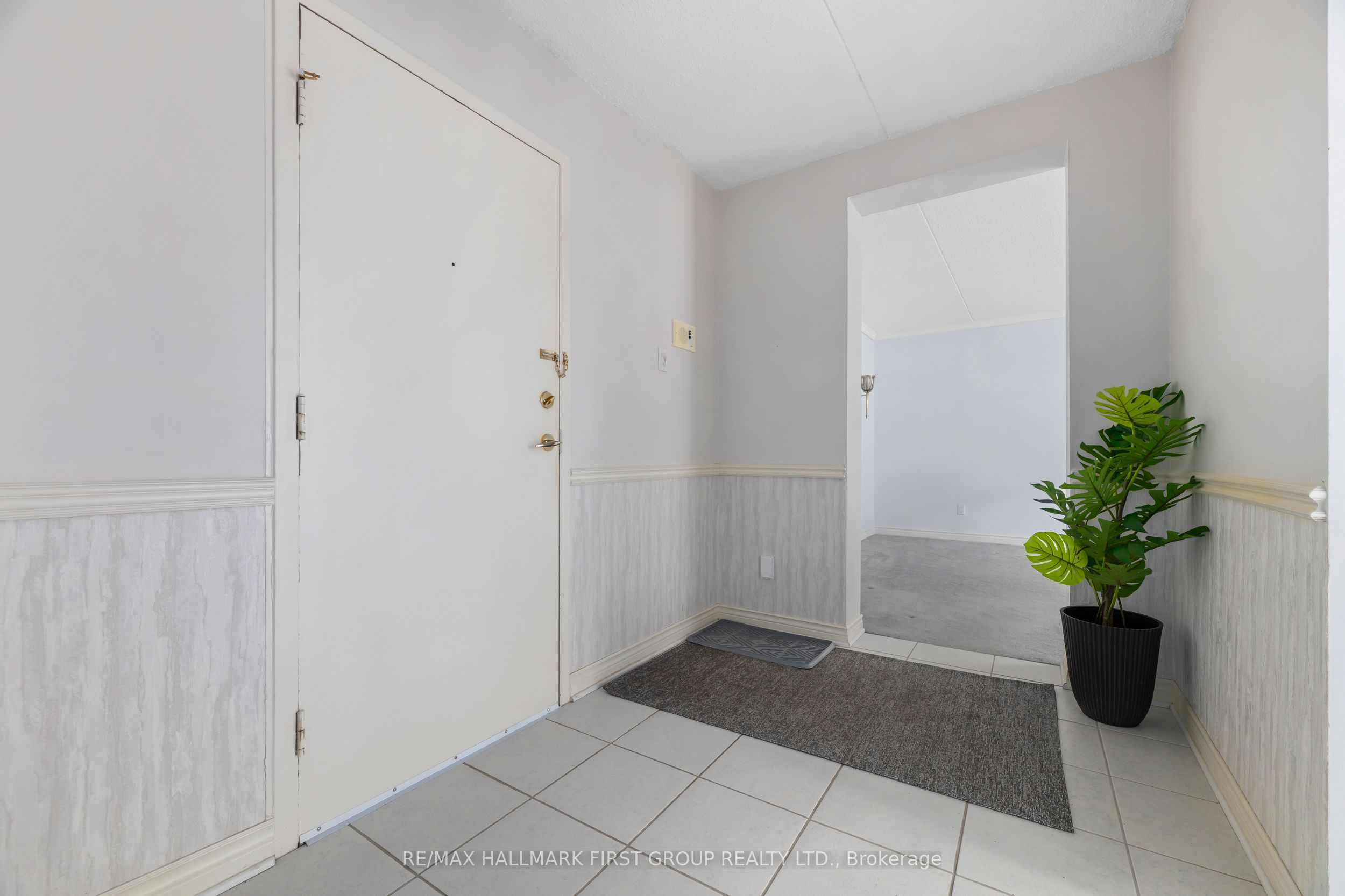 Additional image 3 of 102-580 Mary Street E, Whitby, ON, L1N 2R3