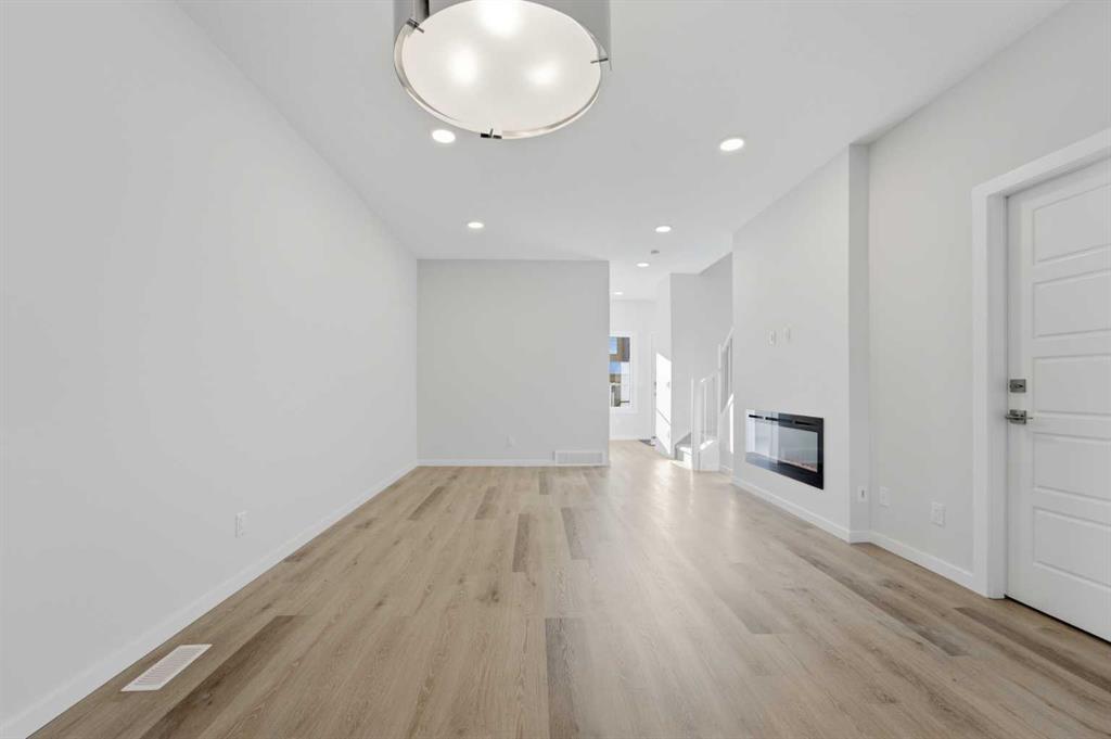 Additional image 5 of 8 Heartwood Lane SE, Calgary, AB, T3S 0P9