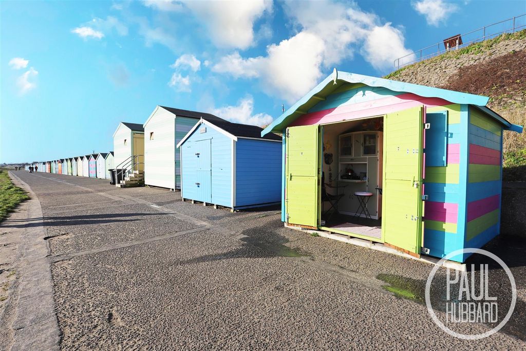 Additional image 3 of 1 bed property for saleBeach Hut, Pakefield NR33
