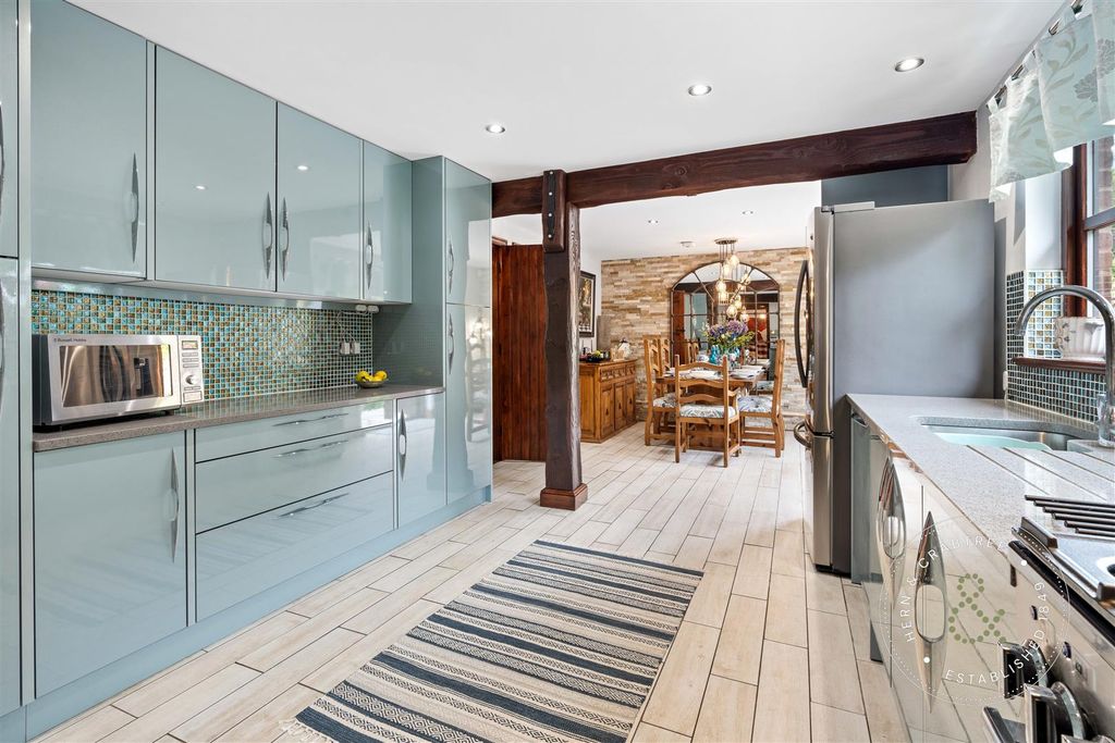 4 bed detached house for saleMill Lane, Castleton, Cardiff CF3 photo 4