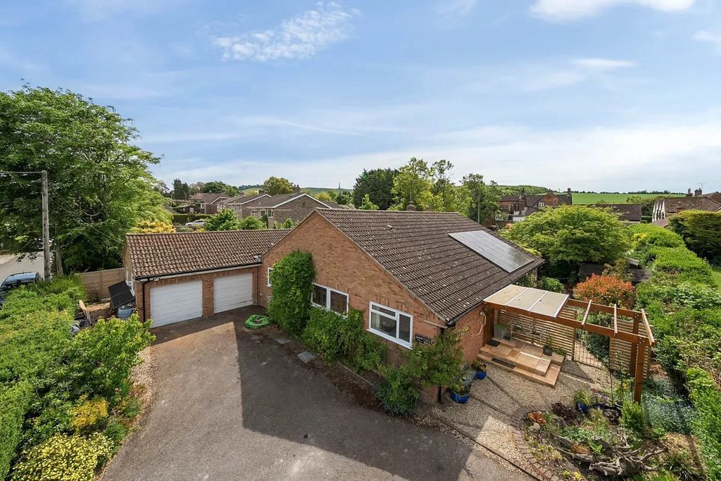 Additional image 2 of 4 bed bungalow for saleMiddle Lane, Cherhill SN11
