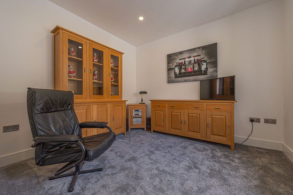 Additional image 9 of 4 bed detached house for saleRoyal Oak Hill, Christchurch NP18