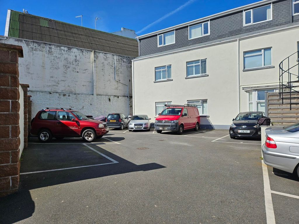 1 bed flat for sale26 Rouge Bouillon, St Helier JE2