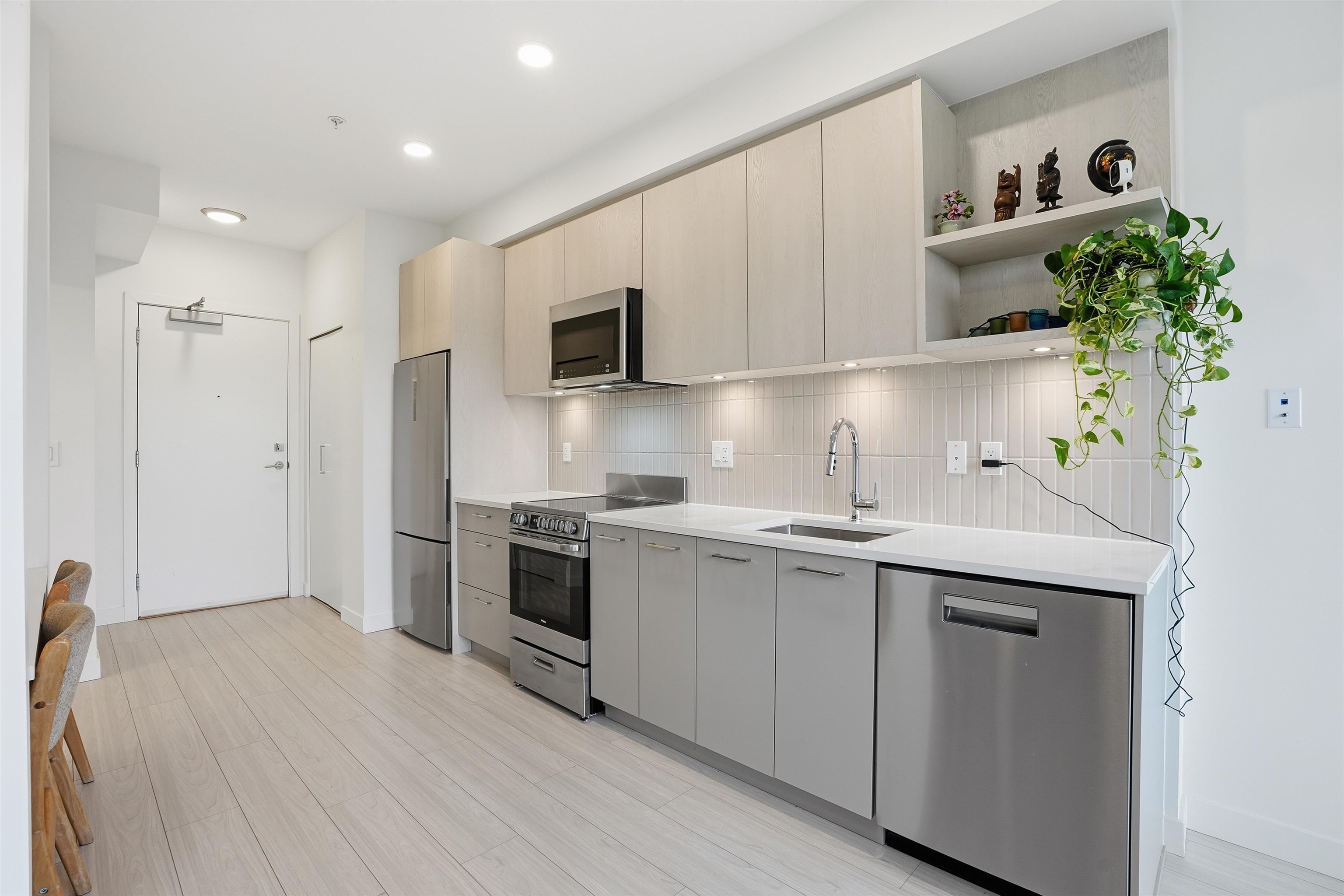 Additional image 3 of 604-10777 138 Street, Surrey, BC, V3T 0T5