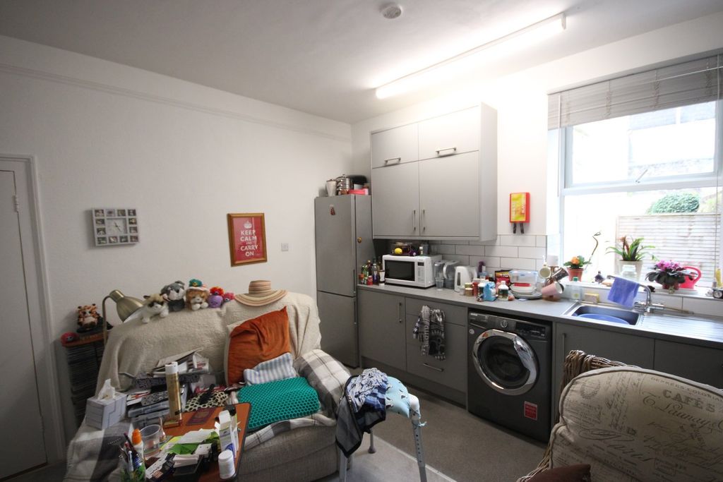 1 bed flat for saleSt Helier JE2 photo 3