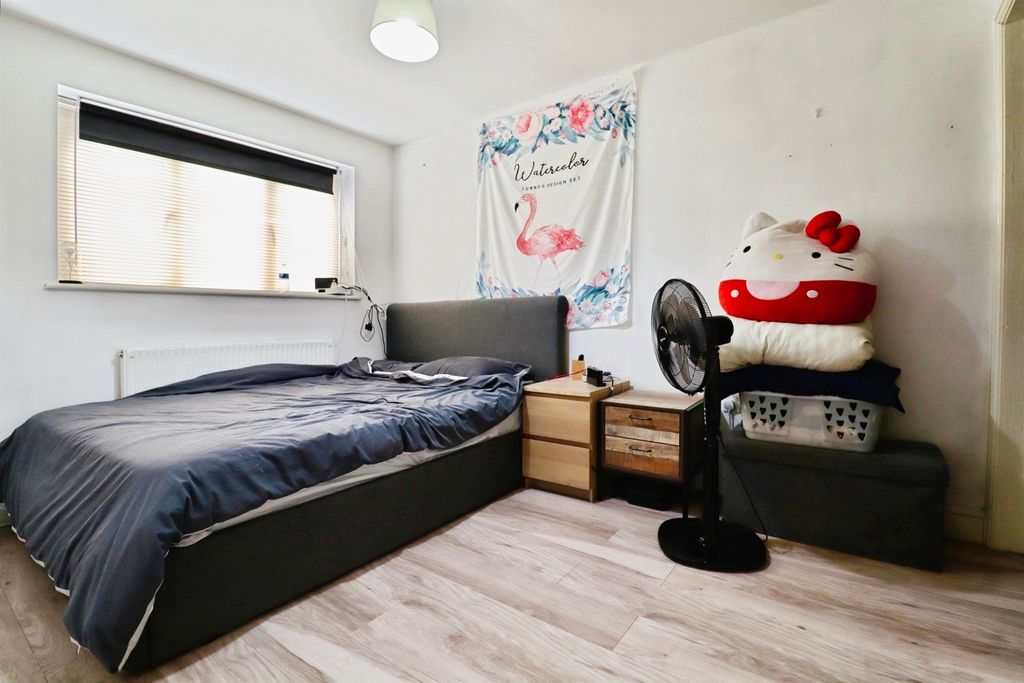 Additional image 10 of 2 bed flat for saleDeemuir Square, Cardiff CF24