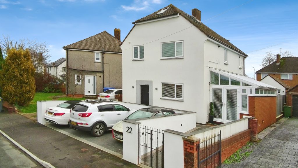 4 bed detached house for saleLangport Avenue, Llanrumney, Cardiff CF3