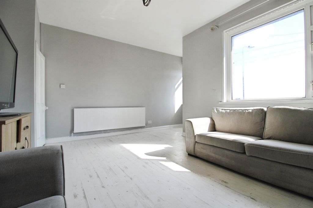 Additional image 9 of 2 bed flat for saleGrand Avenue, Cardiff CF5