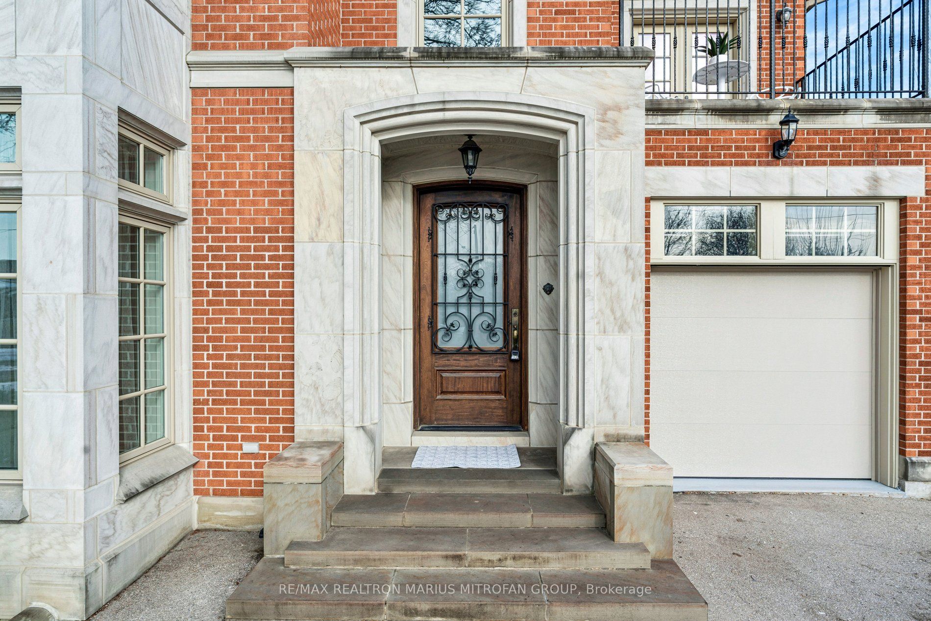 7 Rollins Place, Toronto, ON, M9B 3Y4 photo 2